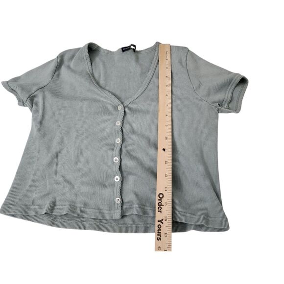 Brandy Melville Blouse One Size Green Paige Baby Ruffle Button Up Tee Crop Top - Picture 7 of 8